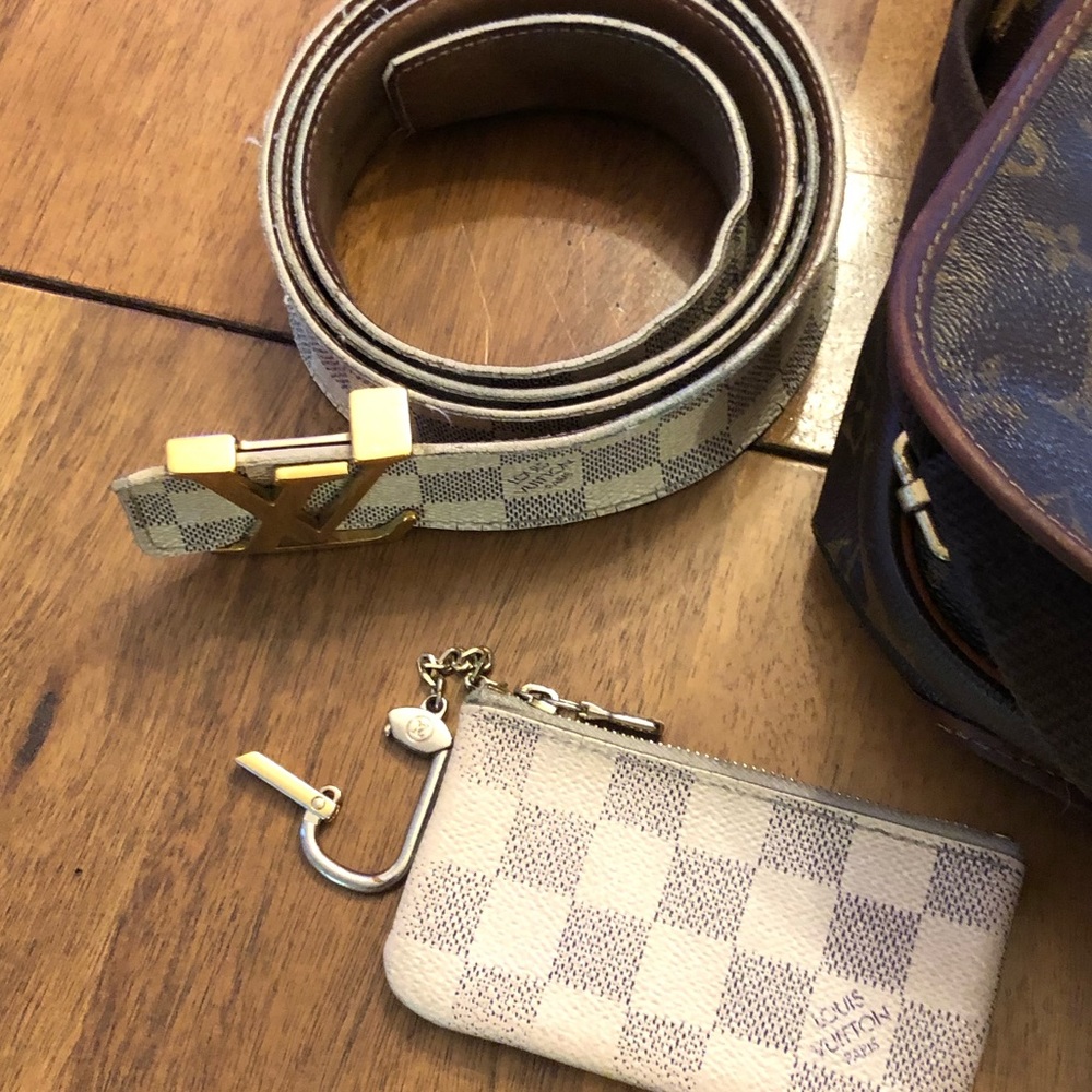 Belt with coin pouch